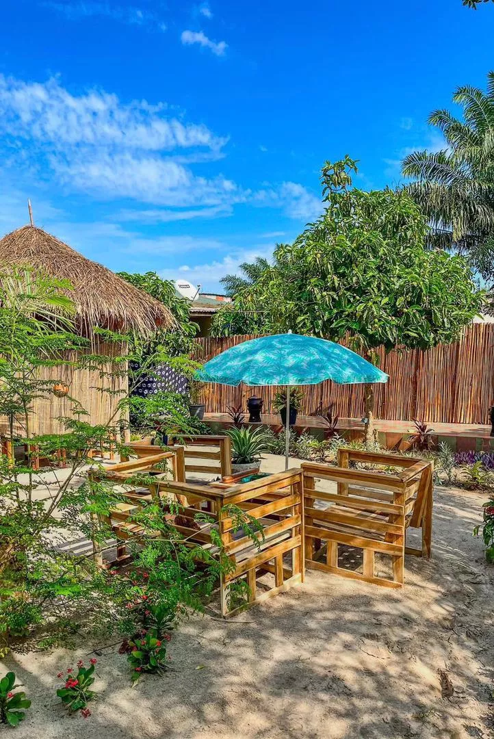 Vister le Benin - Restaurant Hwendo man bou - Express Tourisme