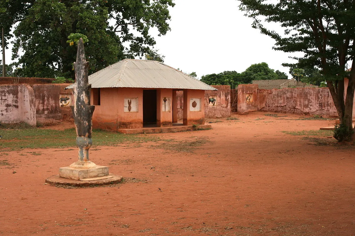 Vister le Benin - Guide des palais royaux d’Abomey - Express Tourisme