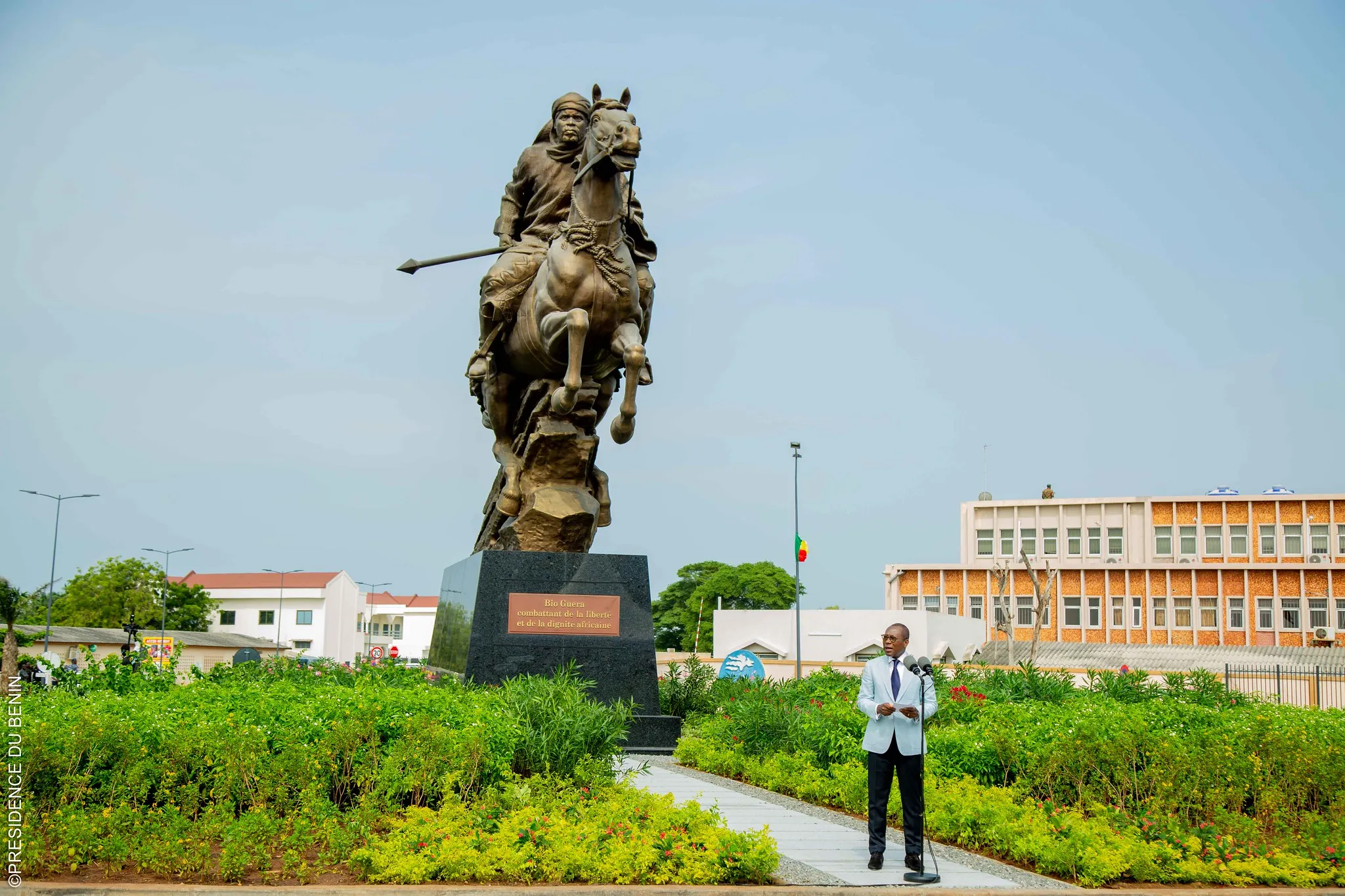 Vister le Benin - Le monument Bio Guéra - Express Tourisme